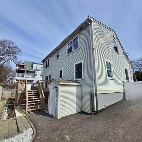 89 Kingman St, Brockton, MA 02302