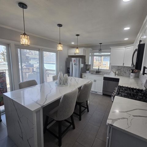 89 Kingman St, Brockton, MA 02302