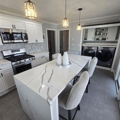 89 Kingman St, Brockton, MA 02302