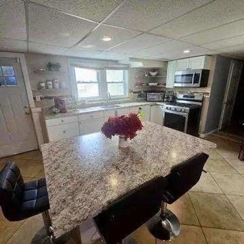 89 Kingman St, Brockton, MA 02302