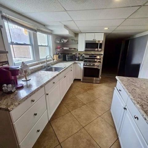 89 Kingman St, Brockton, MA 02302