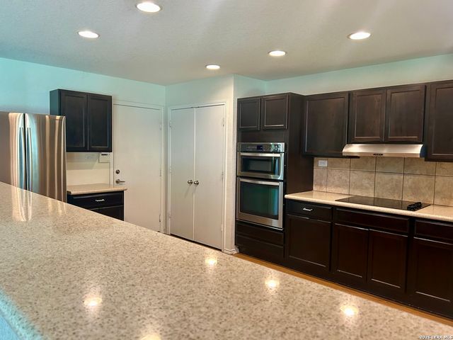 101 MUSTANG RUN, Boerne, TX 78006