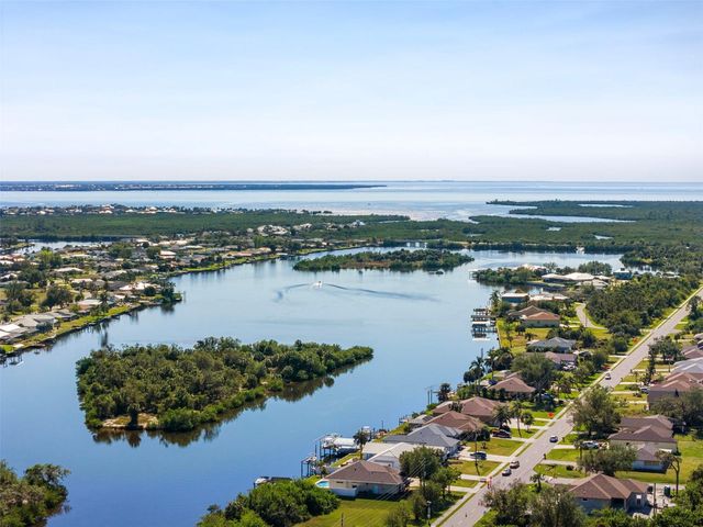 9050 CALOOSA DRIVE, Venice, FL 34293