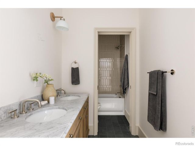 858 S Saint Paul Street, Denver, CO 80209
