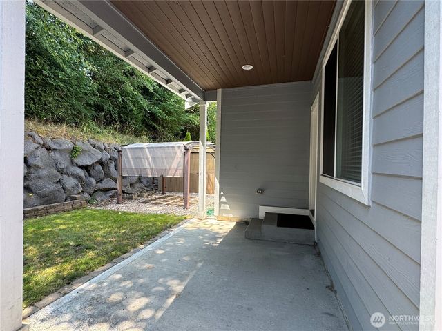 3910 Maritime Drive SW, Bremerton, WA 98312