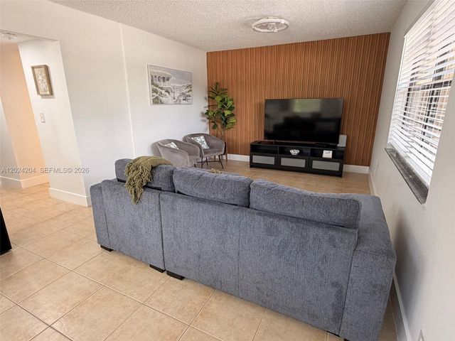 1896 SW 41st Ave, Fort Lauderdale, FL 33317