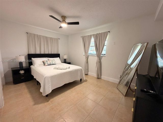 1896 SW 41st Ave, Fort Lauderdale, FL 33317