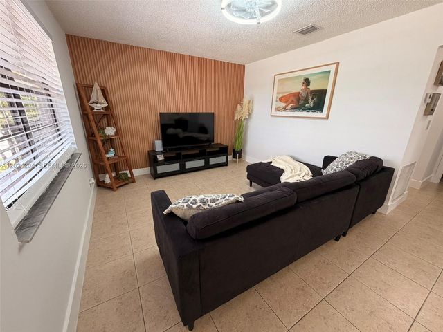 1896 SW 41st Ave, Fort Lauderdale, FL 33317