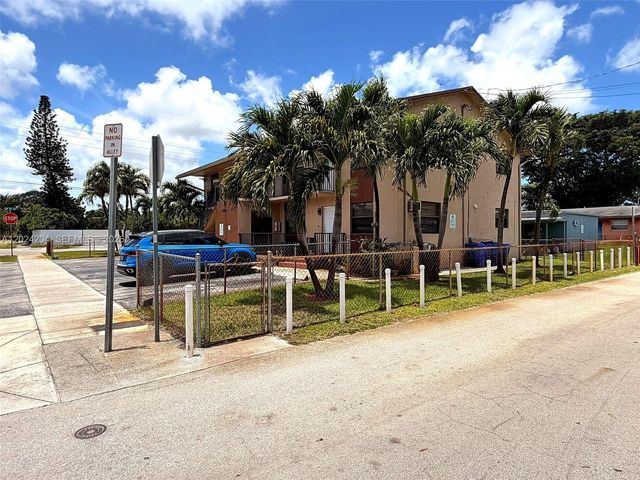 1896 SW 41st Ave, Fort Lauderdale, FL 33317