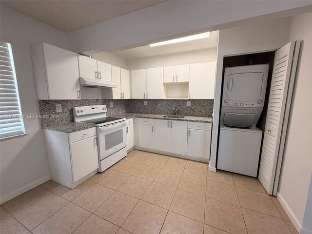 1896 SW 41st Ave, Fort Lauderdale, FL 33317
