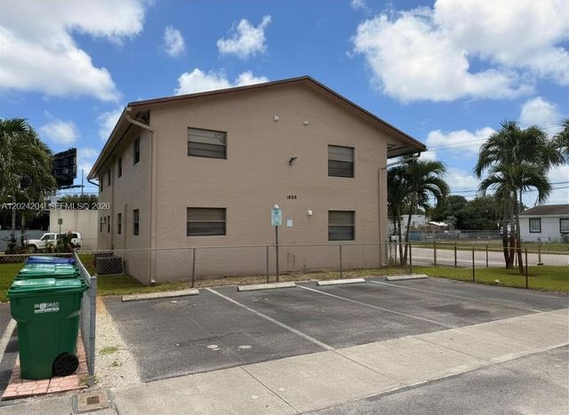 1896 SW 41st Ave, Fort Lauderdale, FL 33317