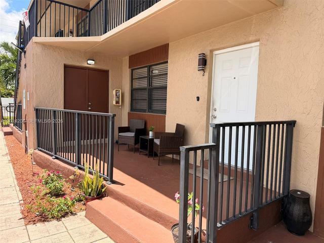 1896 SW 41st Ave, Fort Lauderdale, FL 33317