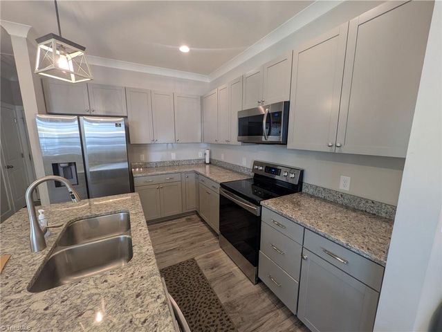 1445 Springvale Hill Drive, Kernersville, NC 27284