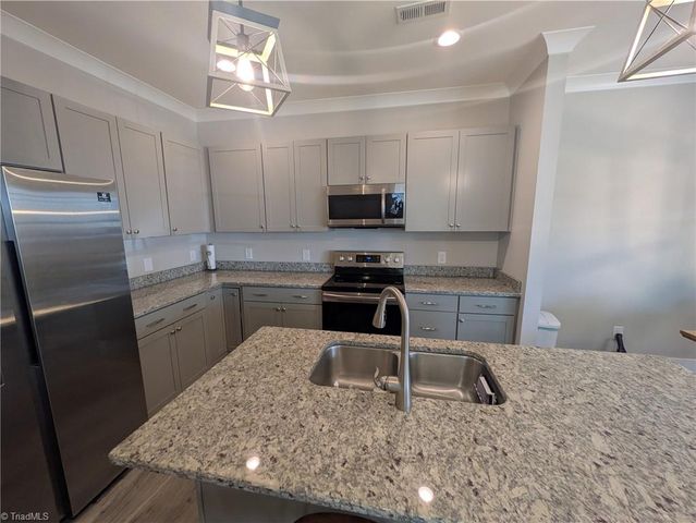 1445 Springvale Hill Drive, Kernersville, NC 27284