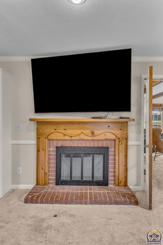 6027 SW 36th ST, Topeka, KS 66614