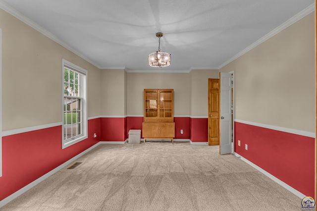 6027 SW 36th ST, Topeka, KS 66614