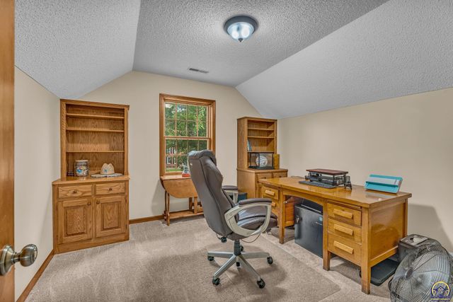 6027 SW 36th ST, Topeka, KS 66614