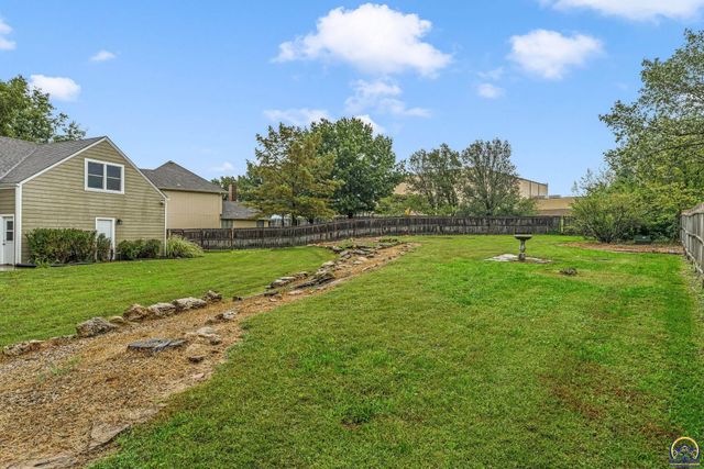 6027 SW 36th ST, Topeka, KS 66614