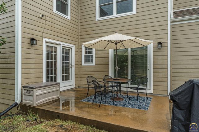6027 SW 36th ST, Topeka, KS 66614