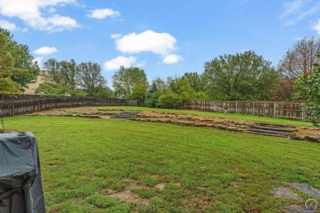 6027 SW 36th ST, Topeka, KS 66614