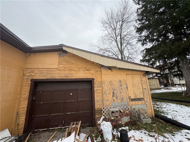 1706 Bonnie Brae Avenue NE, Warren, OH 44483