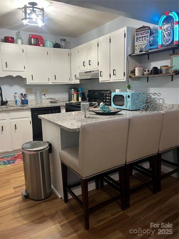 7122 Stonington Lane, Charlotte, NC 28227