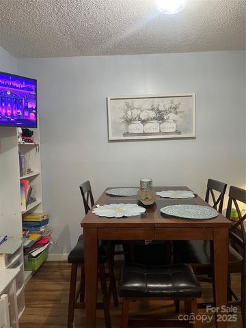 7122 Stonington Lane, Charlotte, NC 28227