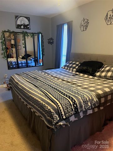 7122 Stonington Lane, Charlotte, NC 28227