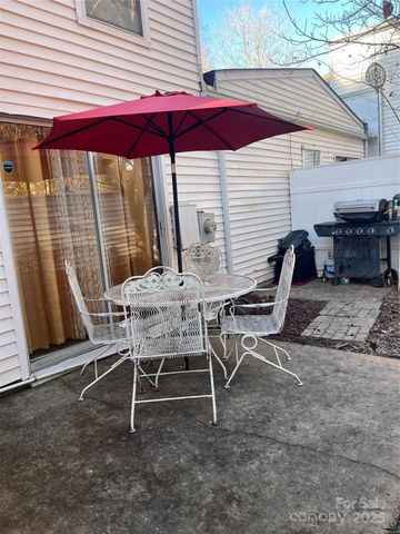 7122 Stonington Lane, Charlotte, NC 28227