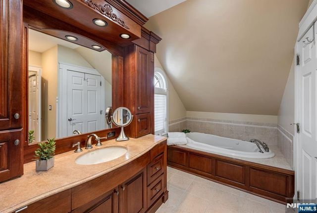 164 Island Avenue, Ramsey, NJ 07446