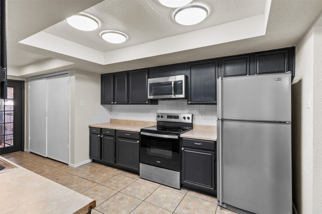 2804 Spring Valley Drive, Bedford, TX 76021