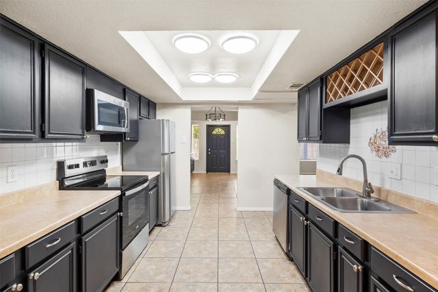 2804 Spring Valley Drive, Bedford, TX 76021