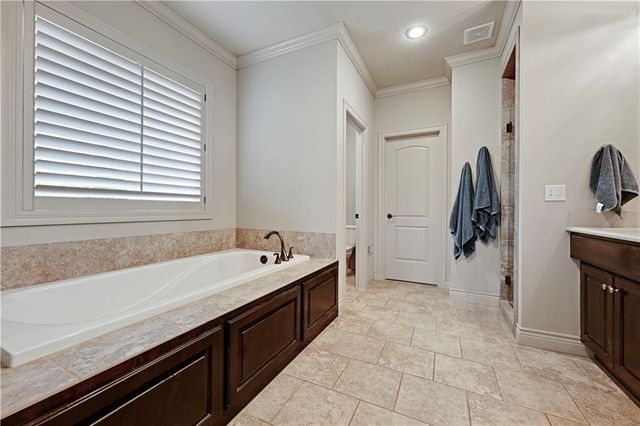 20104 W 90TH Street, Lenexa, KS 66220