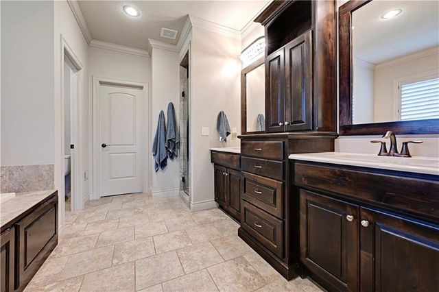20104 W 90TH Street, Lenexa, KS 66220