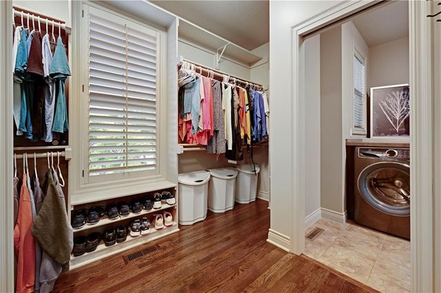 20104 W 90TH Street, Lenexa, KS 66220