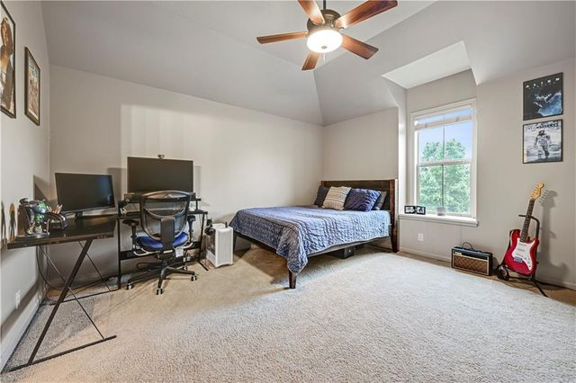 20104 W 90TH Street, Lenexa, KS 66220