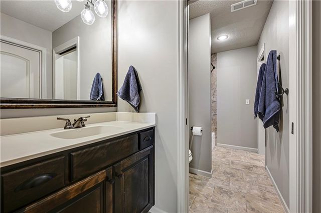 20104 W 90TH Street, Lenexa, KS 66220