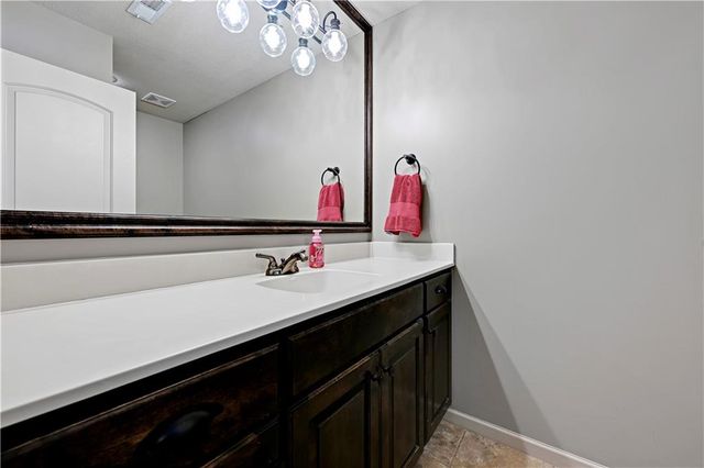 20104 W 90TH Street, Lenexa, KS 66220