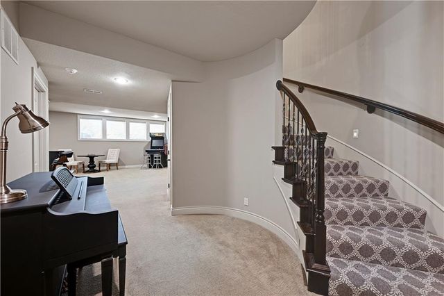 20104 W 90TH Street, Lenexa, KS 66220