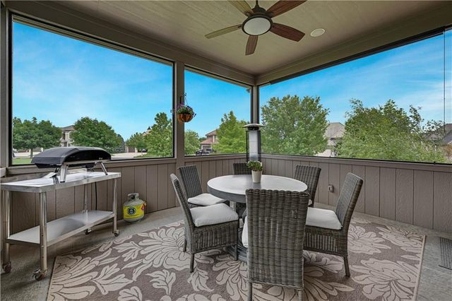 20104 W 90TH Street, Lenexa, KS 66220