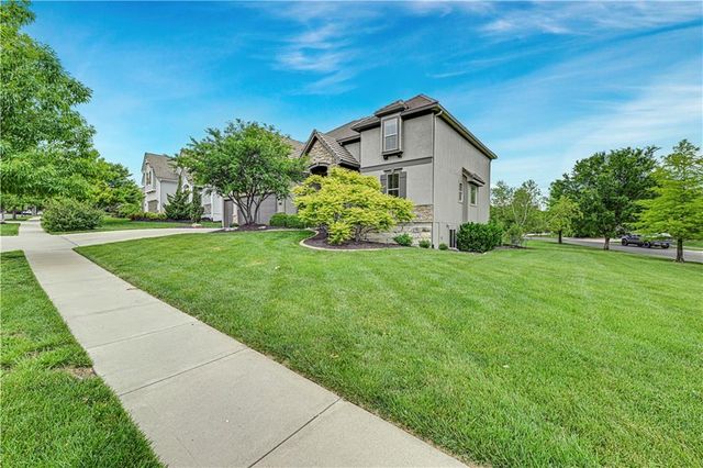 20104 W 90TH Street, Lenexa, KS 66220