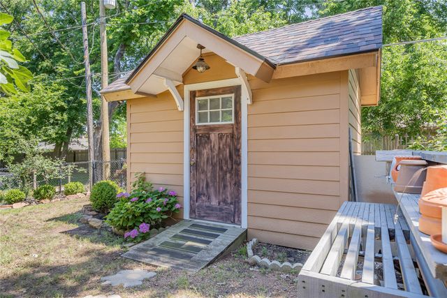1814 Oak Creek Drive, Sherman, TX 75092