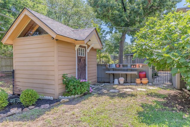 1814 Oak Creek Drive, Sherman, TX 75092