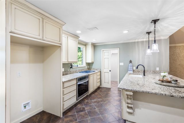 1814 Oak Creek Drive, Sherman, TX 75092