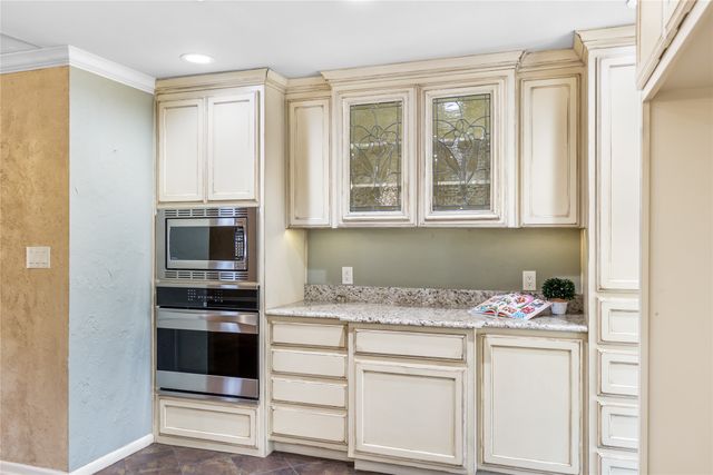 1814 Oak Creek Drive, Sherman, TX 75092