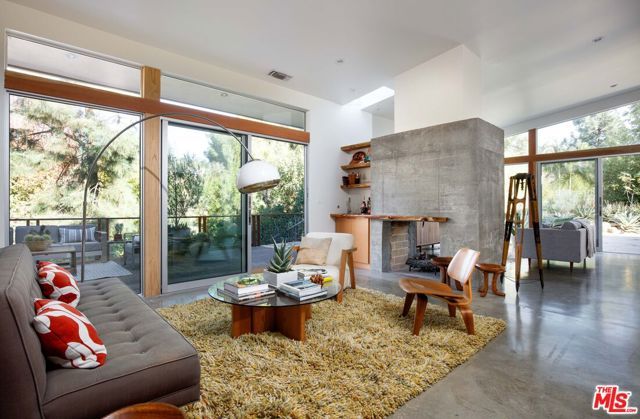 7500 Devista Drive, Los Angeles, CA 90046