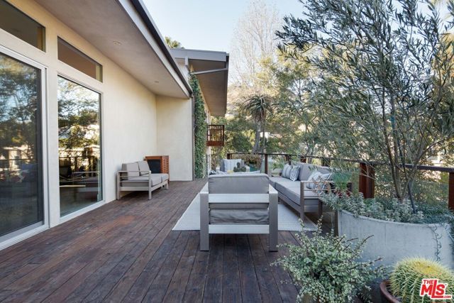 7500 Devista Drive, Los Angeles, CA 90046