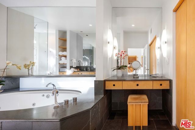 7500 Devista Drive, Los Angeles, CA 90046