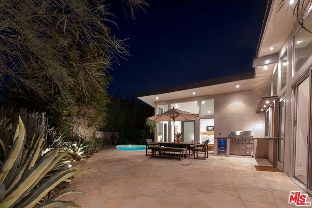 7500 Devista Drive, Los Angeles, CA 90046