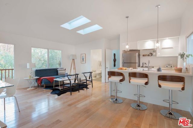 7500 Devista Drive, Los Angeles, CA 90046